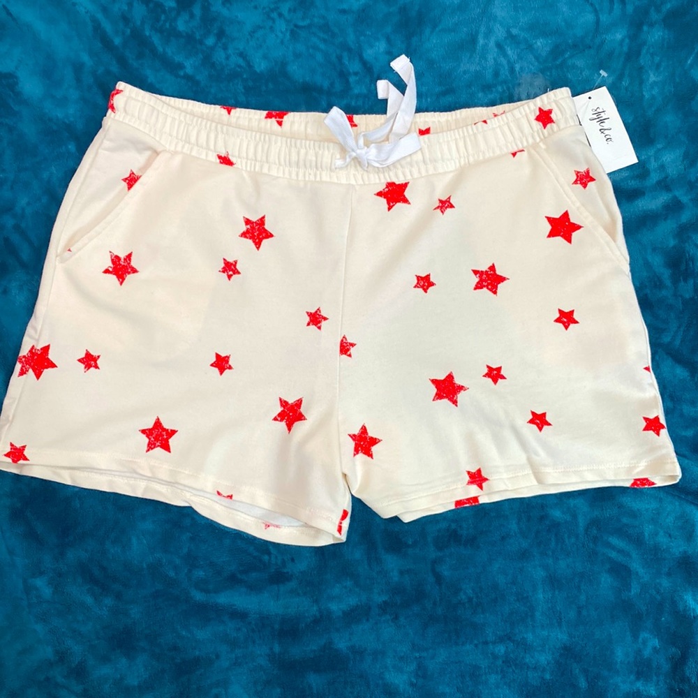 🇺🇸 NWT Star Studded Shorts